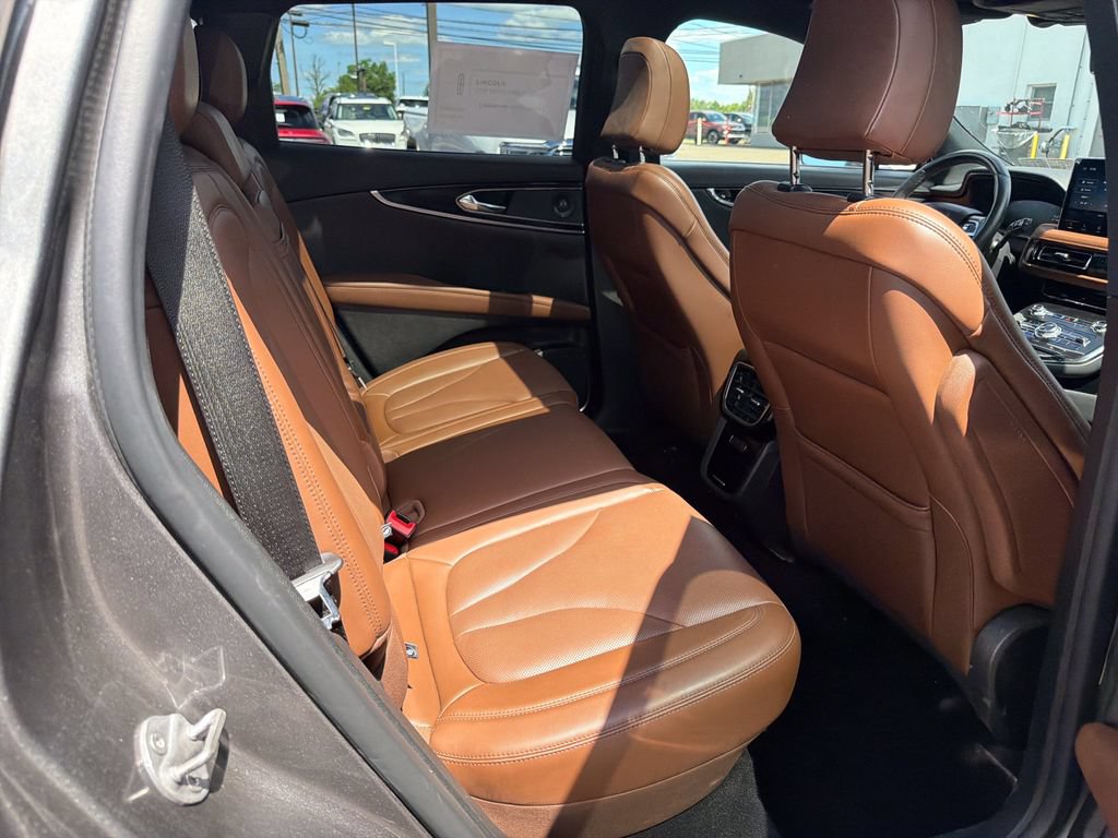 Certified 2023 Lincoln Nautilus Reserve w/ Luxury Package AWD/4WD image 17