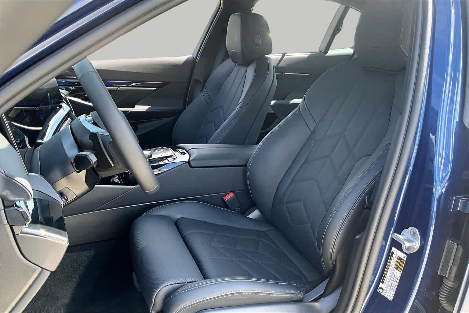 Used 2027 BMW 530i RWD image 7