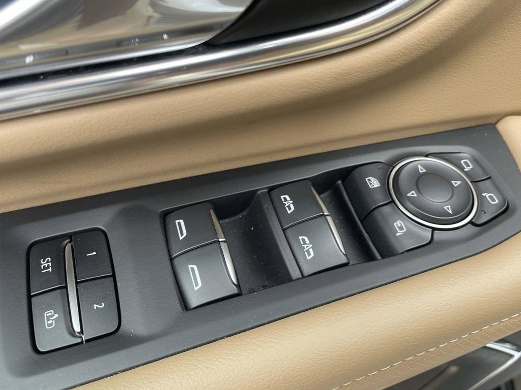 Used 2021 Chevrolet Tahoe Premier w/ Premium Package image 24