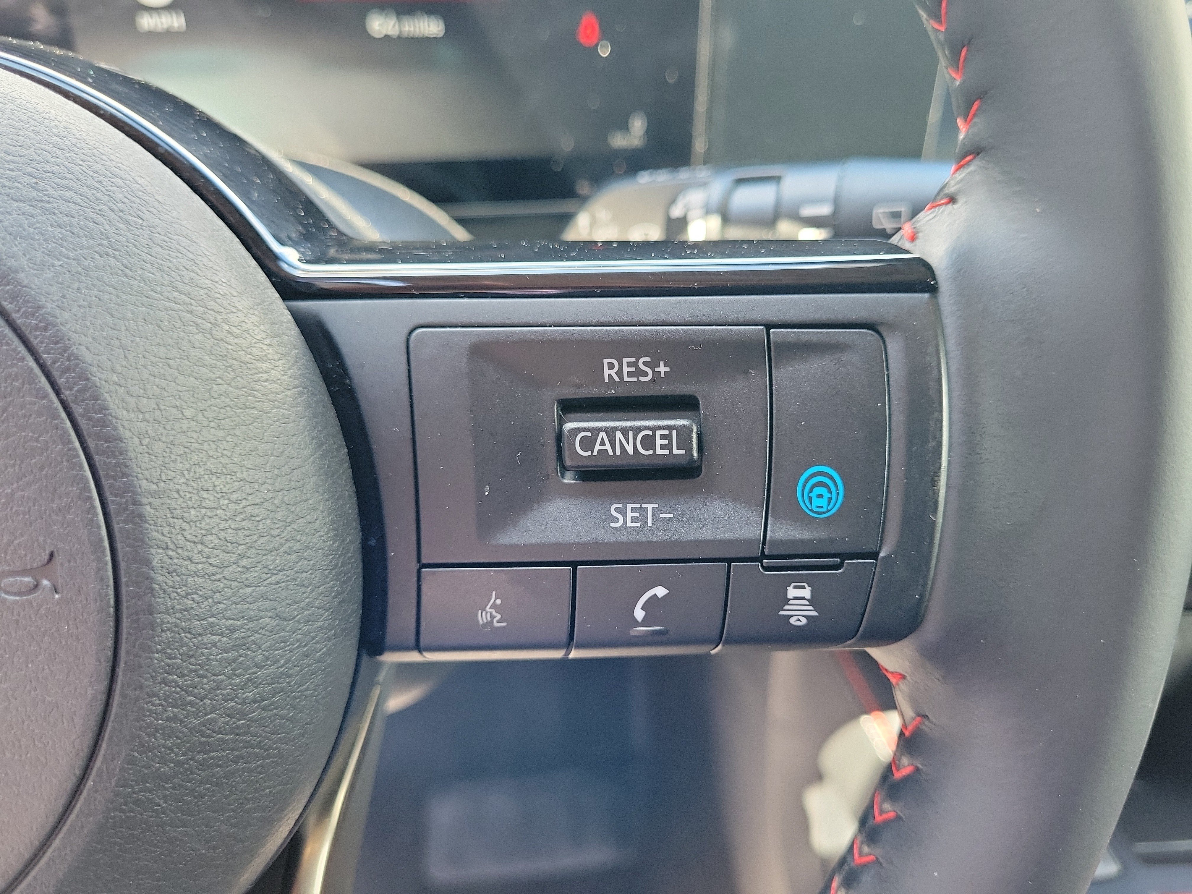 Certified 2025 Nissan Kicks SR AWD/4WD image 17