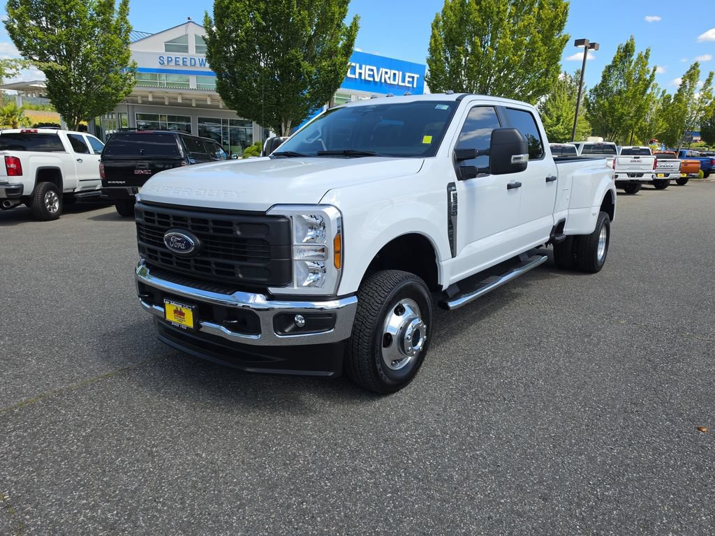 Used 2024 Ford F350 XL w/ Snow Plow/Camper Package AWD/4WD image 1