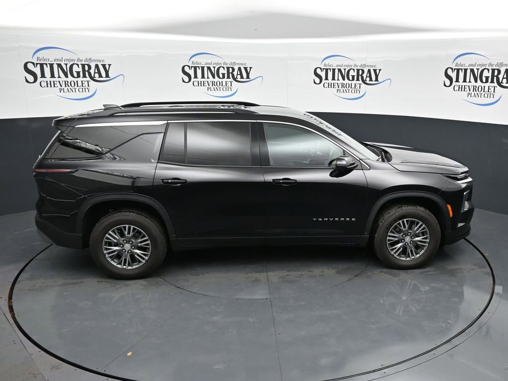 Used 2025 Chevrolet Traverse LT w/ Driver Confidence Package AWD/4WD image 16