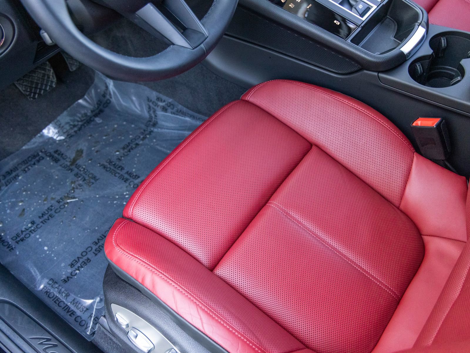 Certified 2025 Porsche Macan image 31