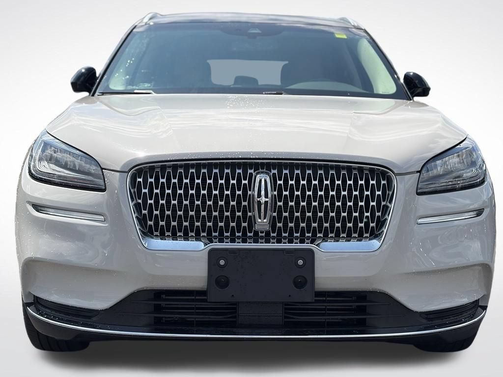 Used 2022 Lincoln Corsair AWD w/ Premium Package image 2