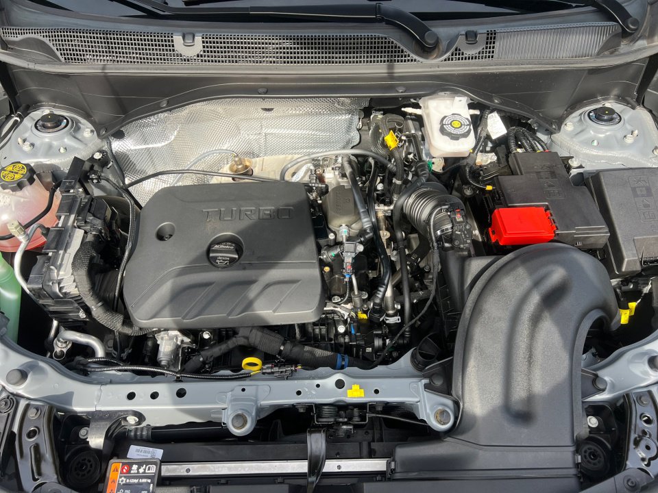 Used 2024 Buick Encore GX Sport Touring w/ Experience Buick Package image 16