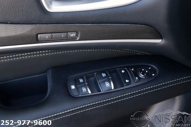 Used 2019 INFINITI QX60 Luxe w/ Essential Package image 12