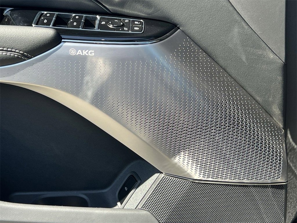 New 2026 Cadillac Lyriq V image 24