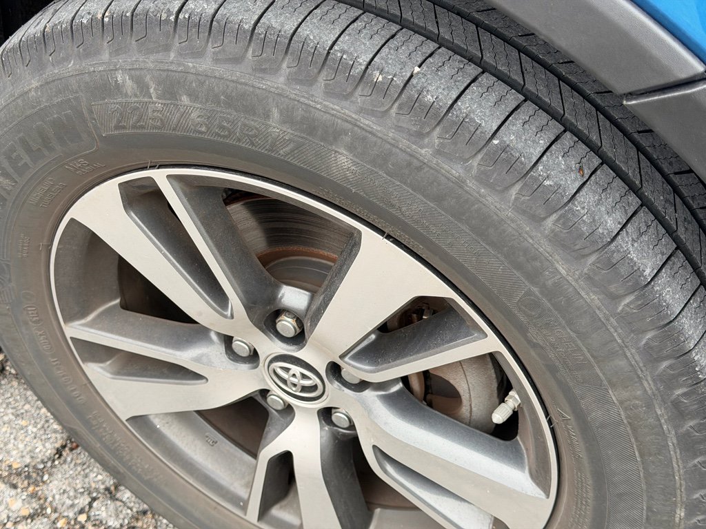 Used 2018 Toyota RAV4 XLE image 34