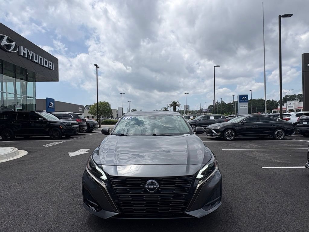 Used 2024 Nissan Altima 2.5 SV FWD image 8