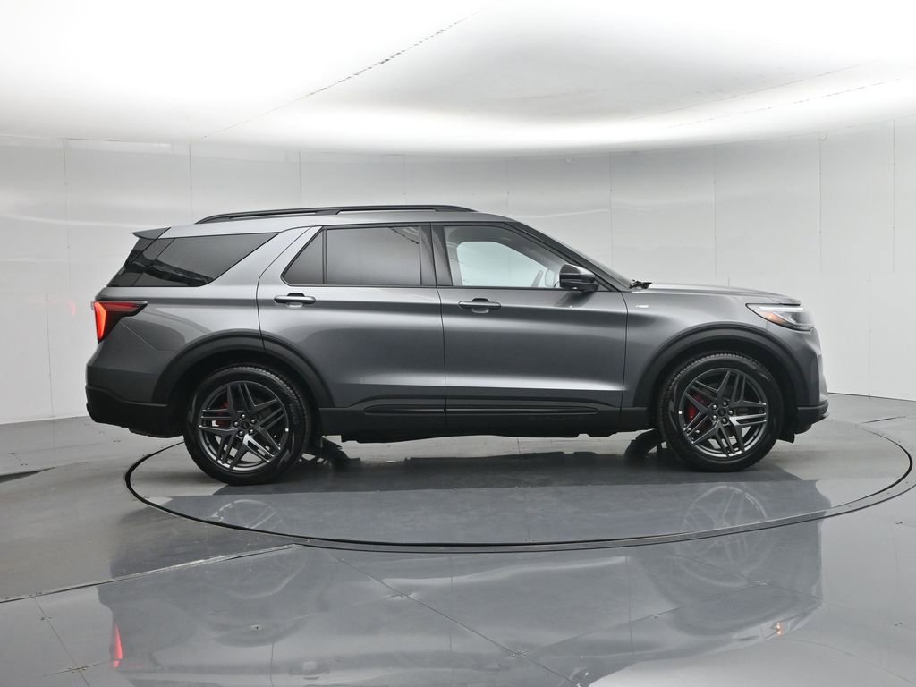 Used 2025 Ford Explorer ST-Line w/ Premium Package RWD image 28