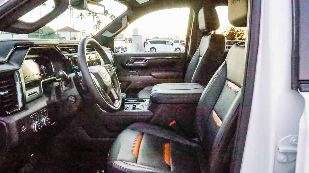 Used 2025 GMC Sierra 1500 AT4 image 17