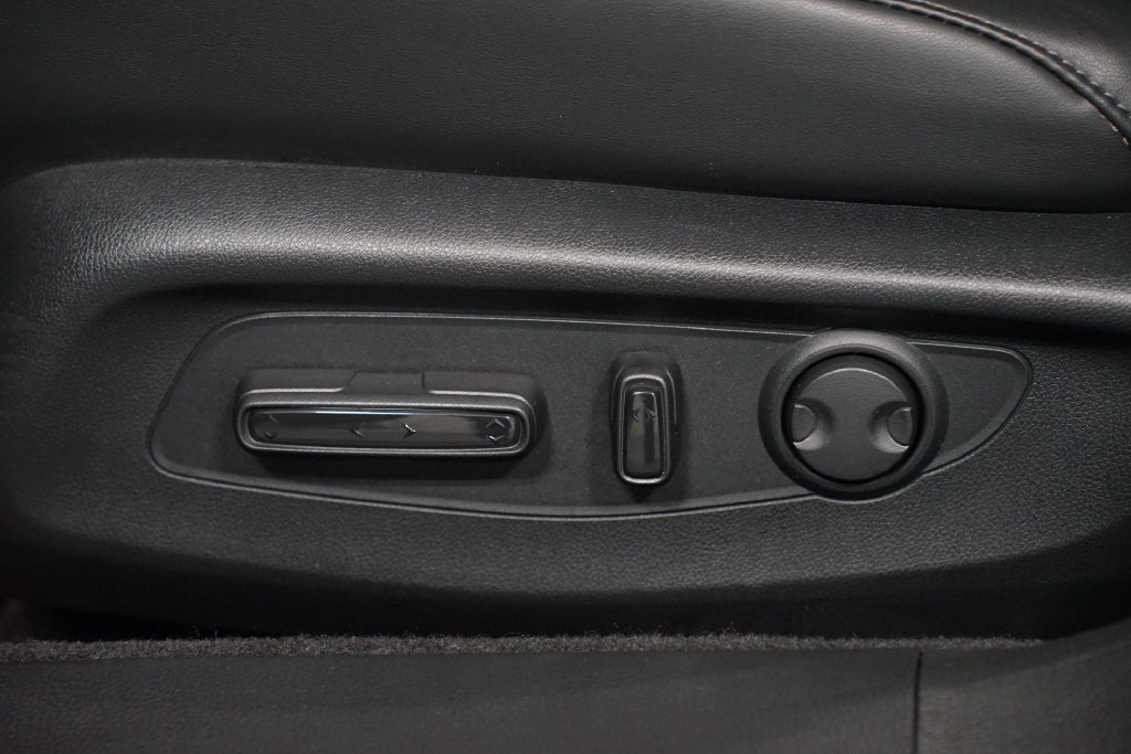 Used 2025 Honda Accord EX-L image 32