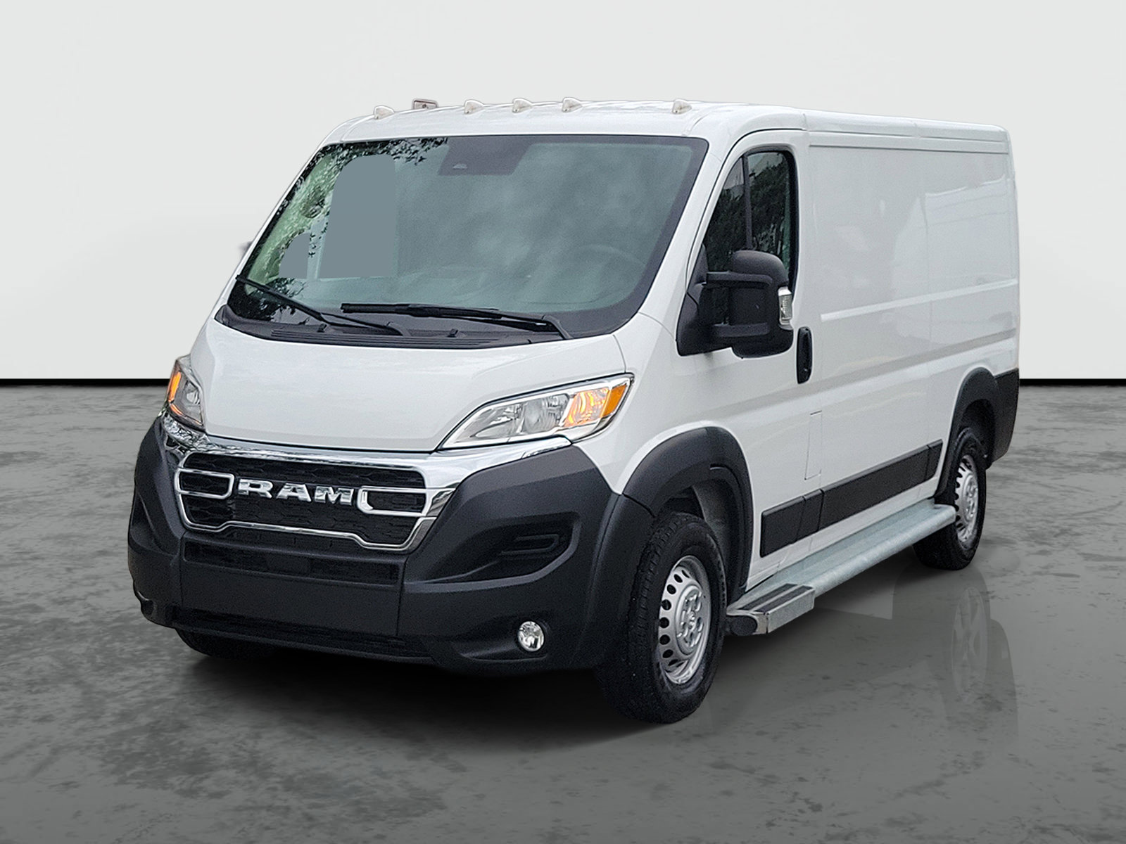 Used 2025 RAM ProMaster 2500 w/ U-Haul Equipment Group FWD image 4