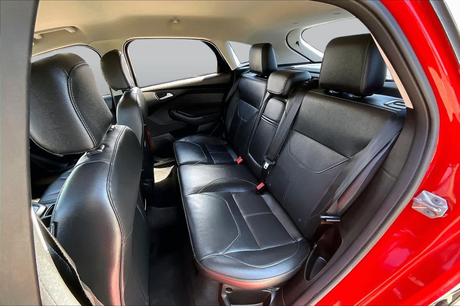 Used 2016 Ford Focus SE w/ Equipment Group 201A FWD image 20