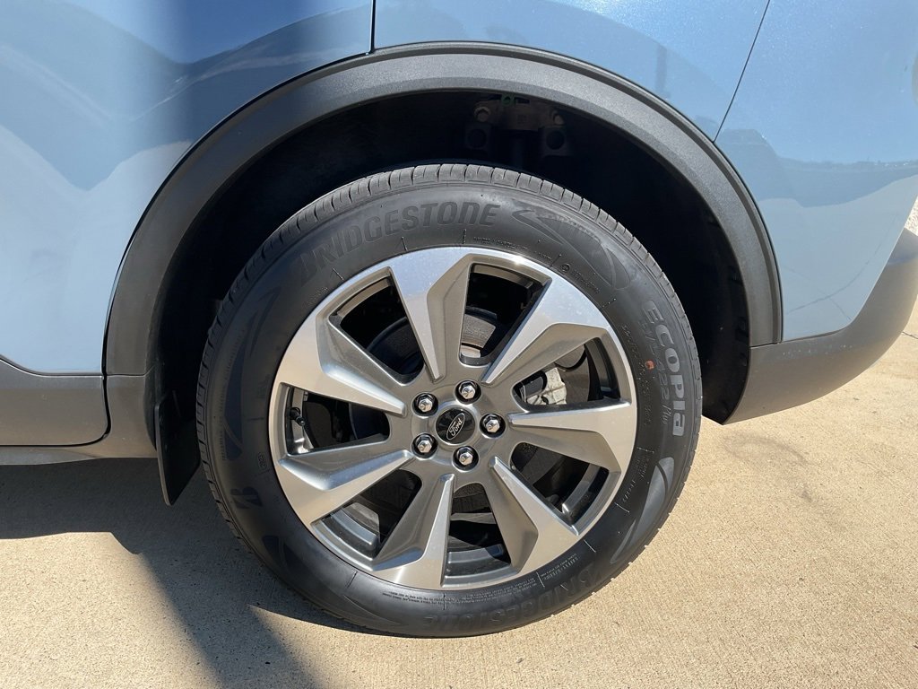 Used 2023 Ford Escape Platinum w/ Class II Trailer Tow Package image 6