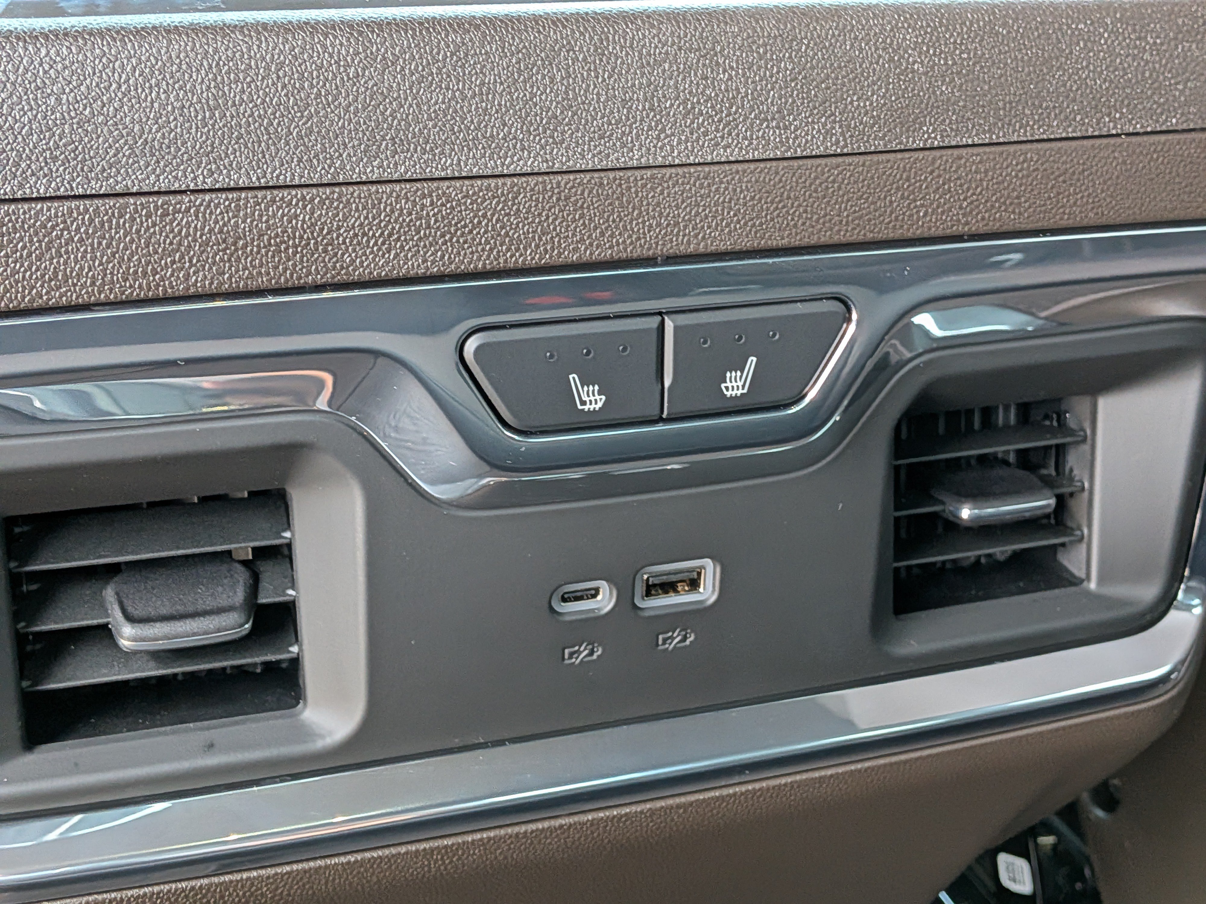 Used 2026 GMC Sierra 3500 Denali AWD/4WD image 15
