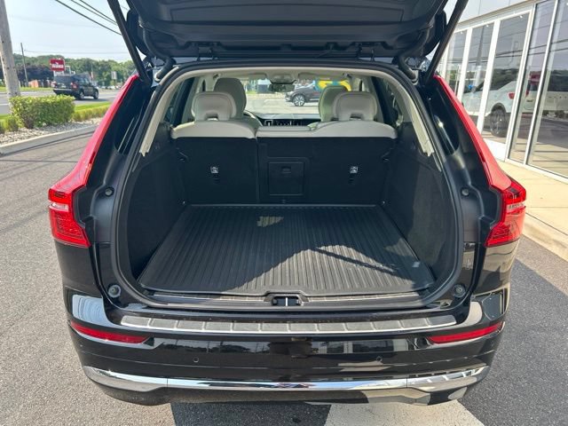 Certified 2023 Volvo XC60 B5 Plus w/ Climate Package AWD/4WD image 11