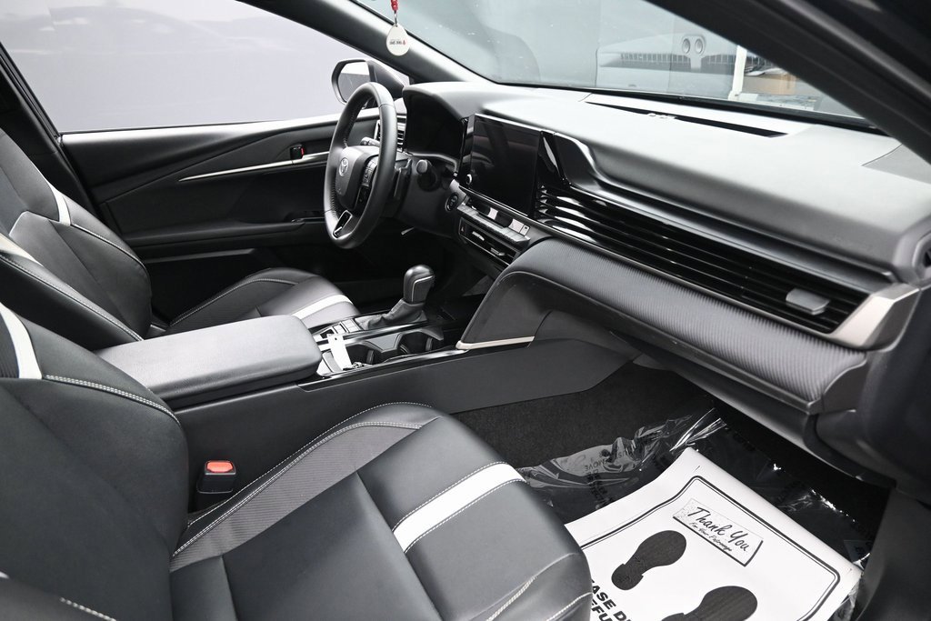 Used 2025 Toyota Camry SE image 43