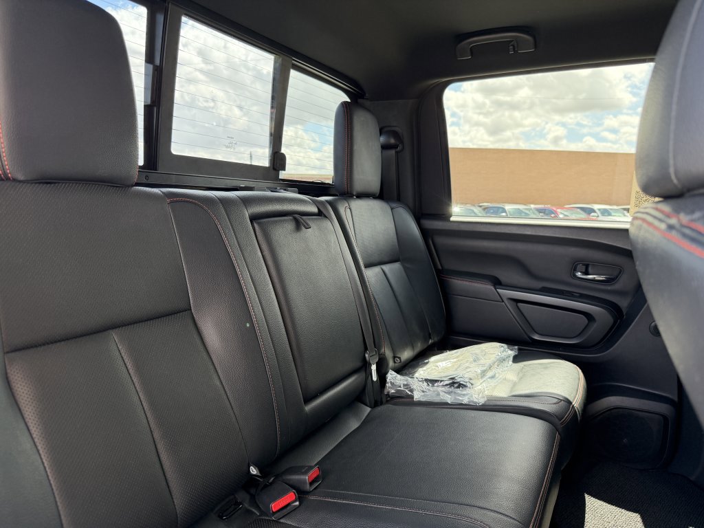 Used 2023 Nissan Titan PRO-4X w/ Pro-4x Convenience Package AWD/4WD image 41