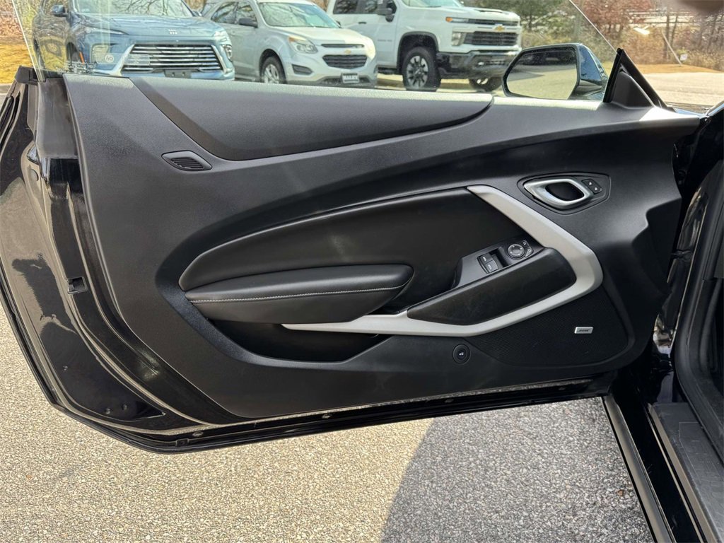 Used 2022 Chevrolet Camaro LT w/ RS Package image 18
