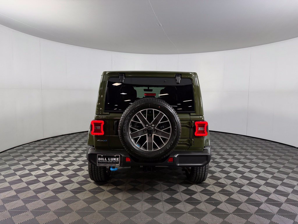 Used 2023 Jeep Wrangler Unlimited Sahara w/ Cold Weather Group AWD/4WD image 8