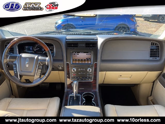 Used 2017 Lincoln Navigator Reserve AWD/4WD image 17