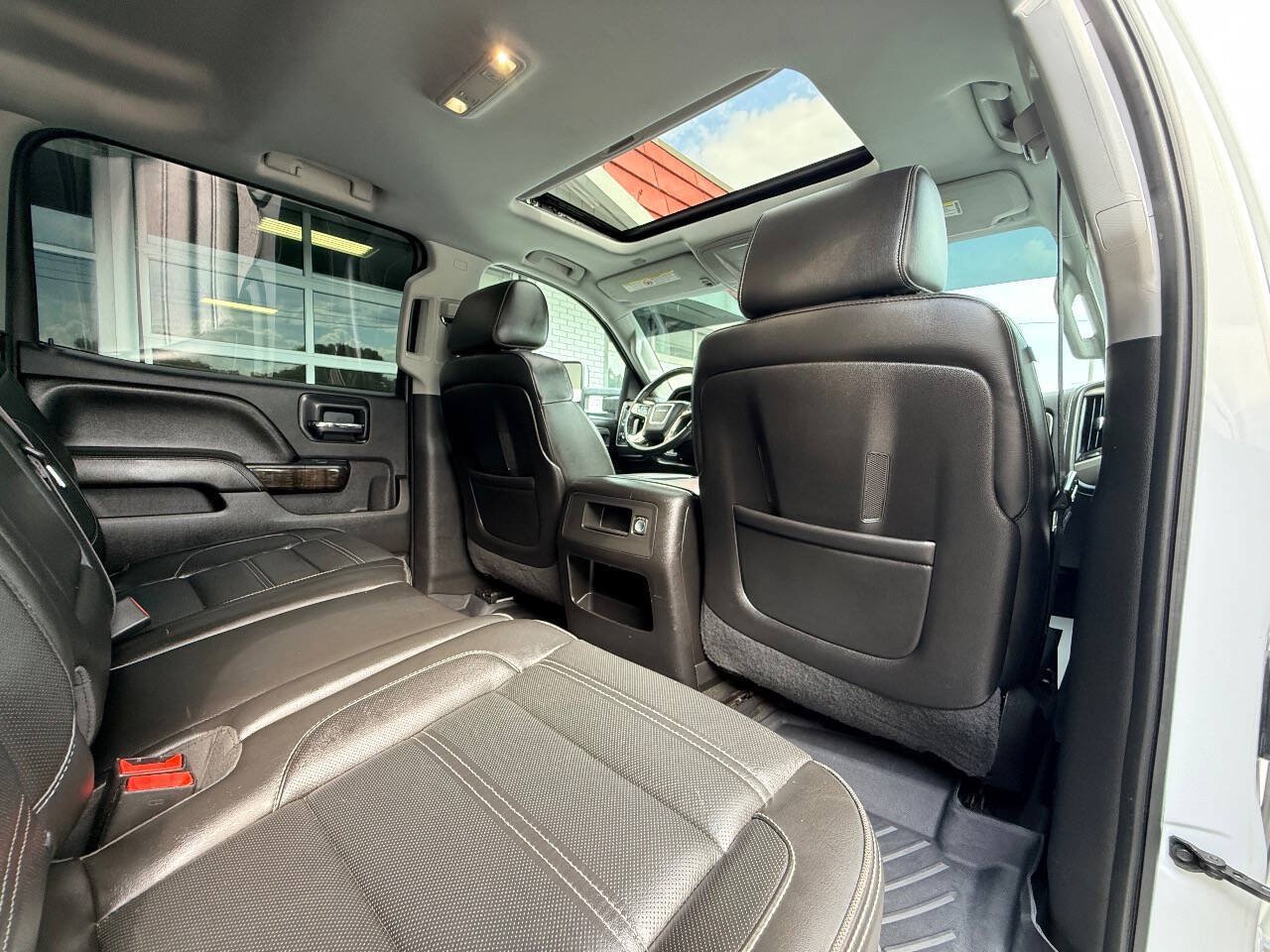 Used 2015 GMC Sierra 2500 Denali w/ Duramax Plus Package AWD/4WD image 38