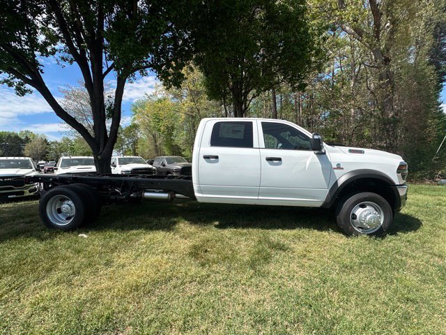 New 2026 RAM 5500 Tradesman w/ Chrome Appearance Group AWD/4WD image 7