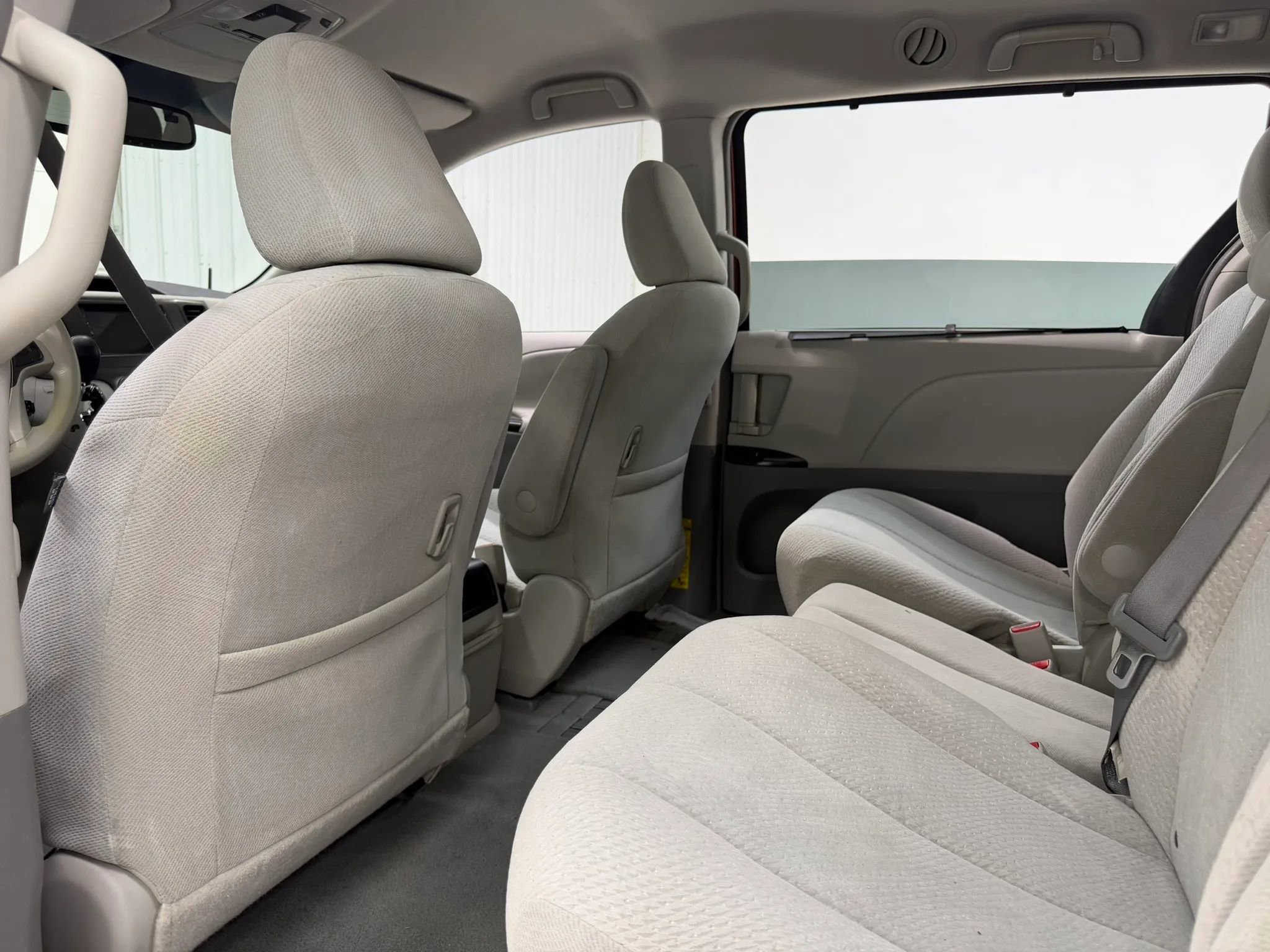 Used 2011 Toyota Sienna LE FWD image 16
