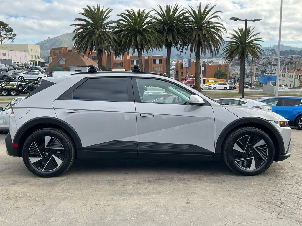 Used 2025 Hyundai Ioniq 5 SEL image 3