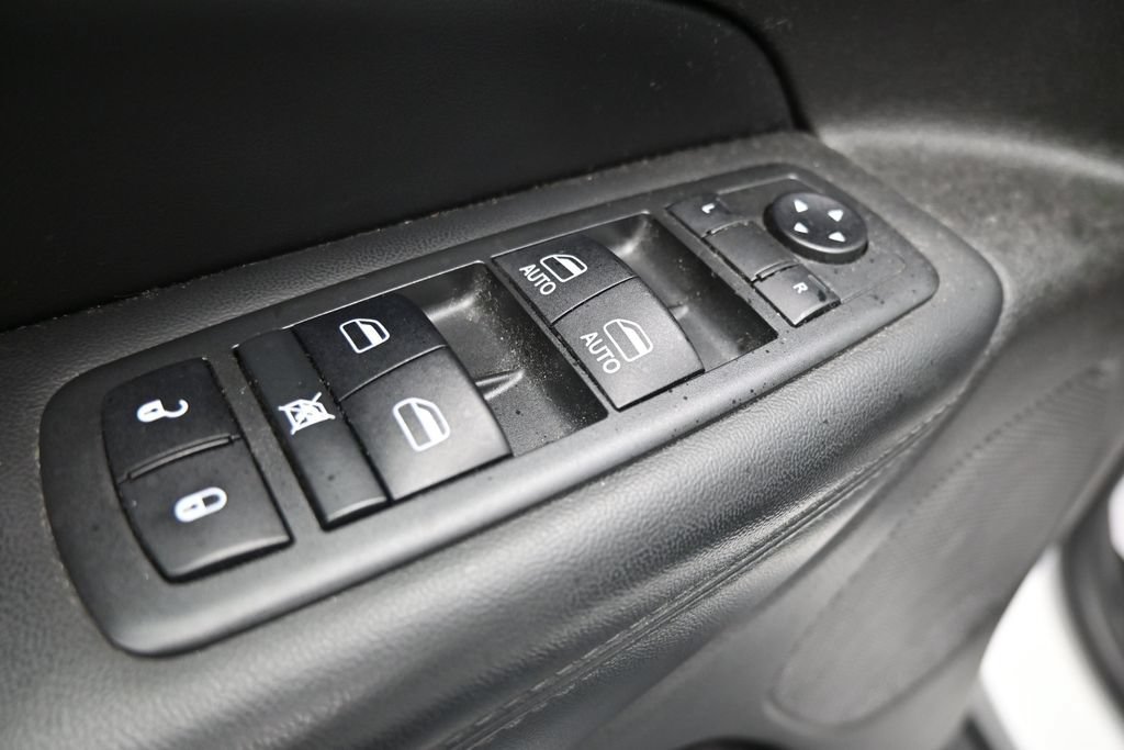 Used 2019 Jeep Grand Cherokee Laredo w/ Security & Convenience Group AWD/4WD image 11