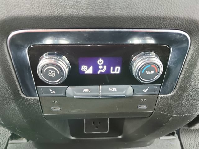 Used 2025 GMC Yukon XL Denali AWD/4WD image 41