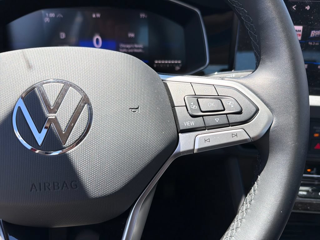 Certified 2025 Volkswagen Jetta SE FWD image 12