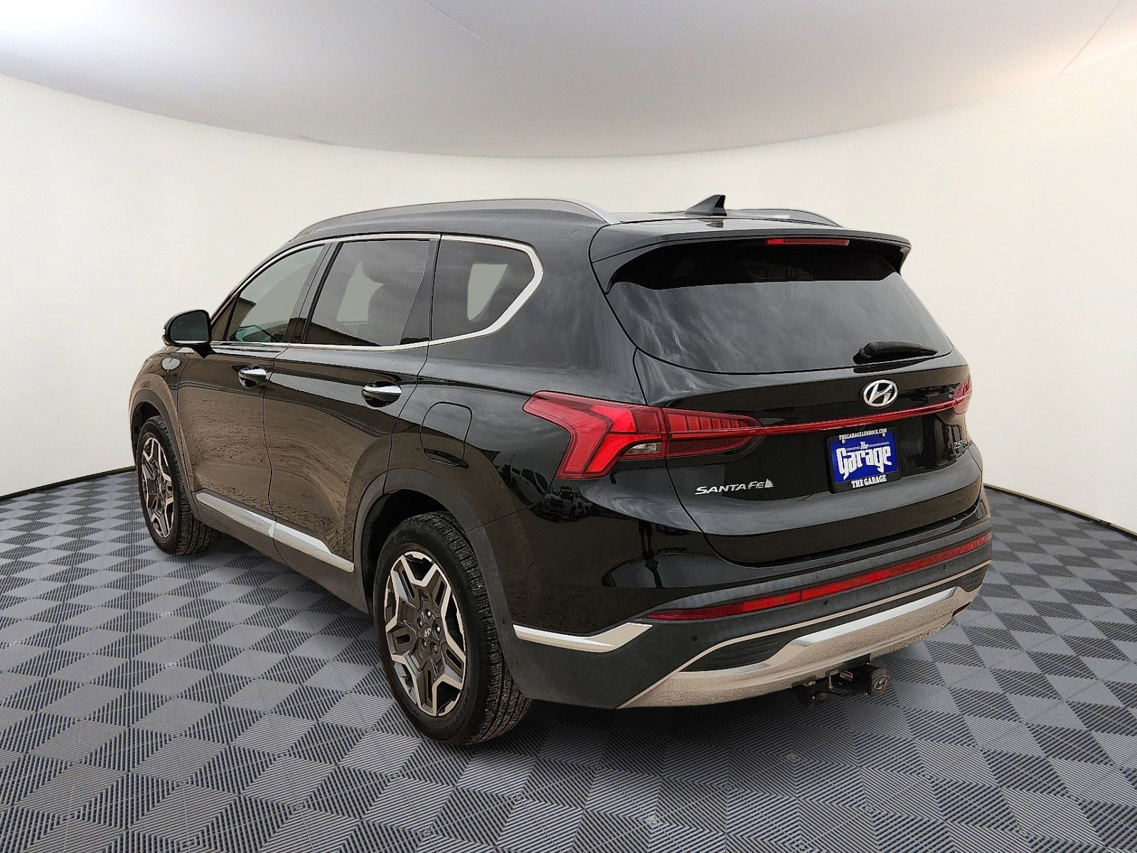 Used 2023 Hyundai Santa Fe Limited FWD image 3