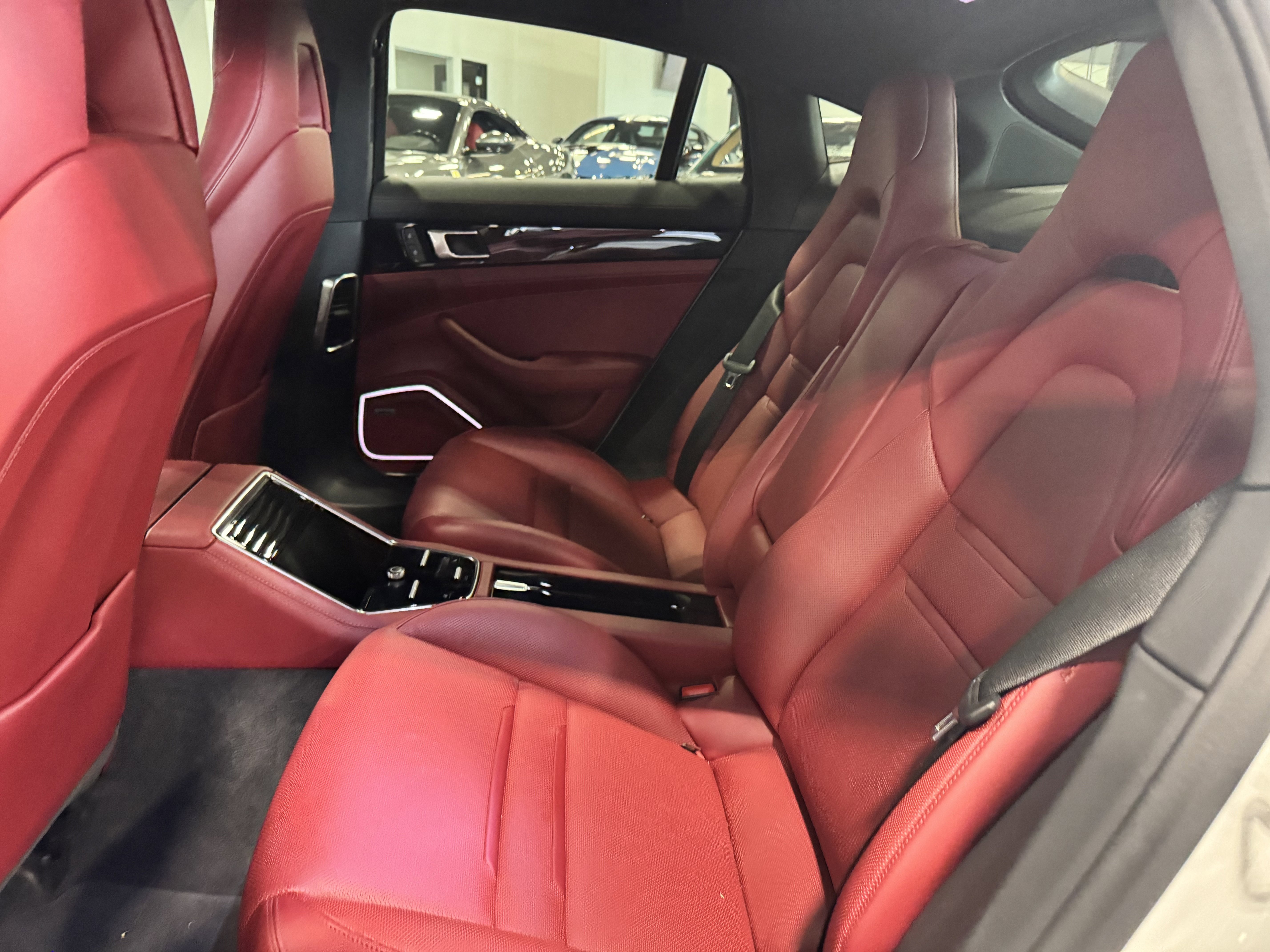 Used 2022 Porsche Panamera 4 image 30