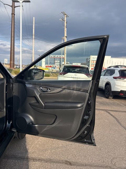 Certified 2020 Nissan Rogue SV image 14