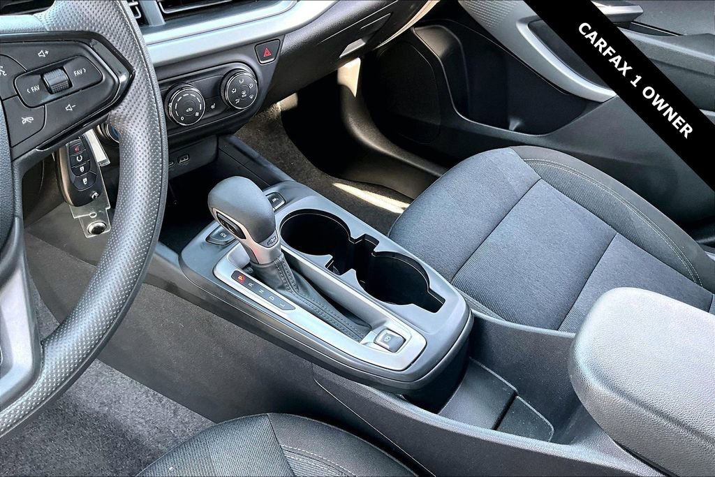 Used 2025 Chevrolet Trax LS w/ LS Convenience Package image 17