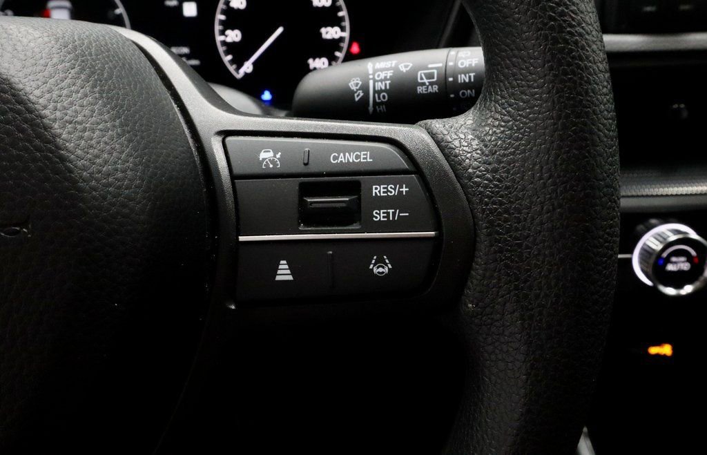 Used 2025 Honda CR-V LX image 27