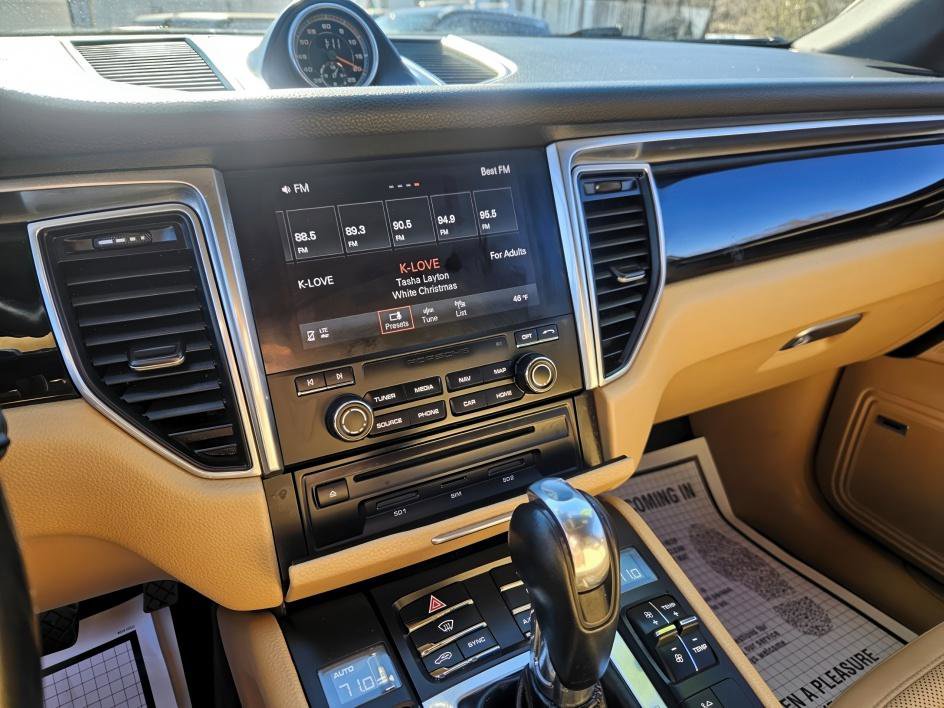 Used 2018 Porsche Macan image 22