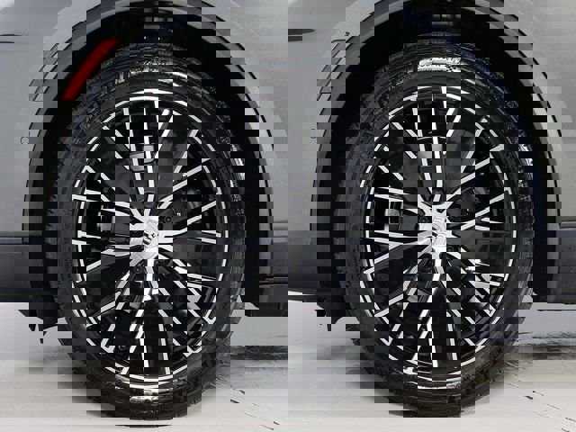 New 2026 Porsche Macan 4 Electric image 33