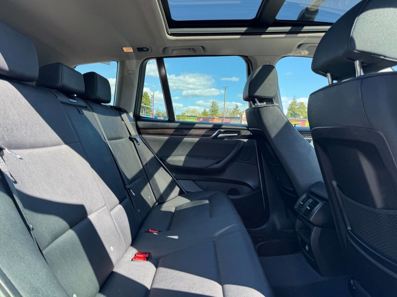 Used 2015 BMW X3 xDrive28d image 19