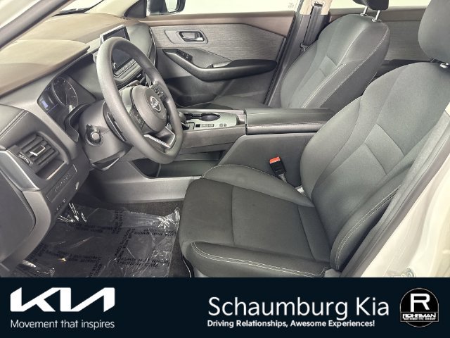 Used 2023 Nissan Rogue S FWD image 4