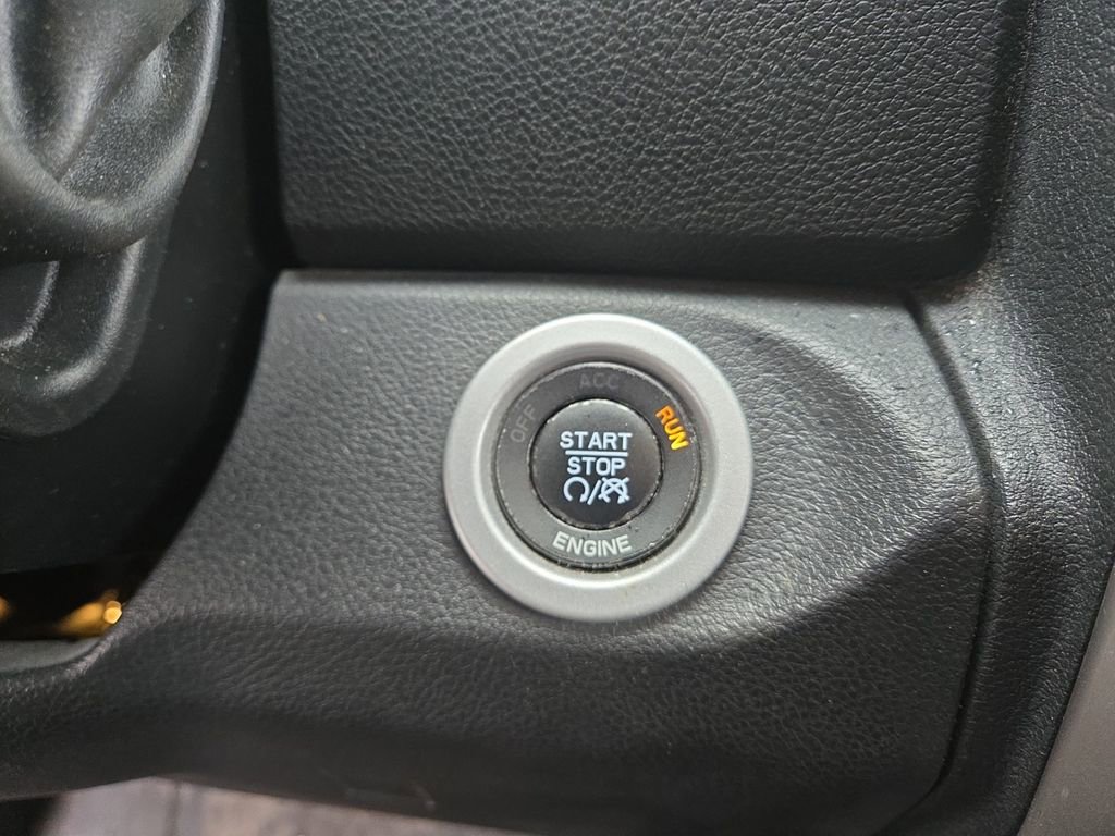 Used 2016 RAM 3500 Laramie image 19