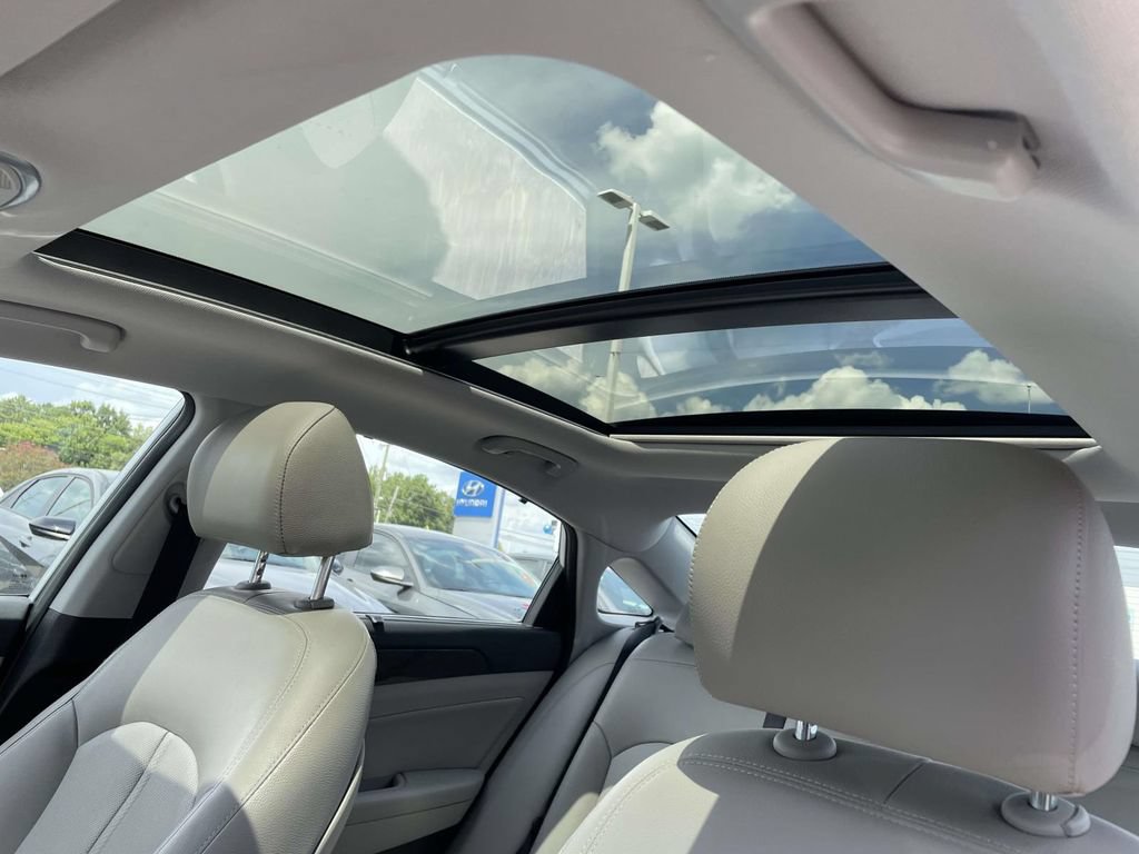 Used 2019 Hyundai Sonata Limited w/ Ultimate Package 02 FWD image 18