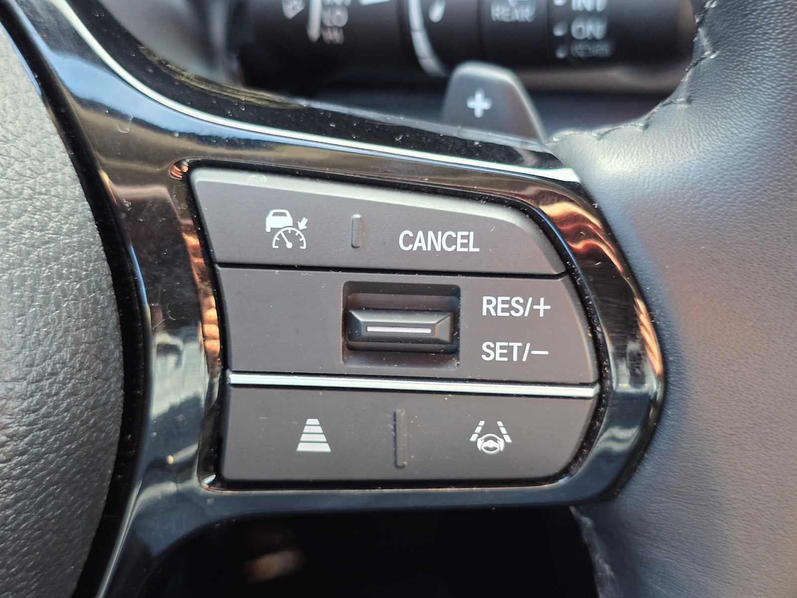 Used 2025 Honda Pilot EX-L image 35