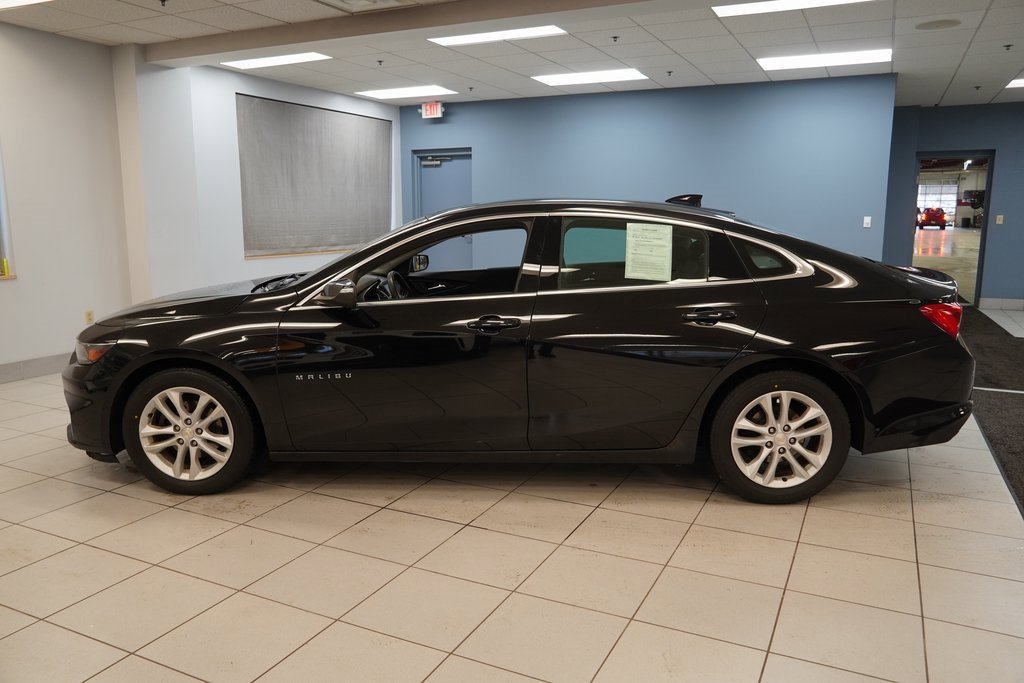 Used 2016 Chevrolet Malibu LT image 2