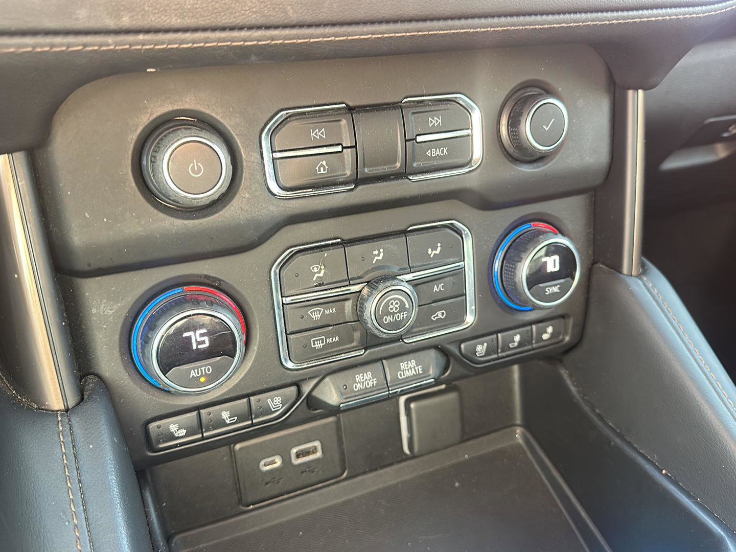 Used 2021 Chevrolet Tahoe High Country w/ Premium Package image 14