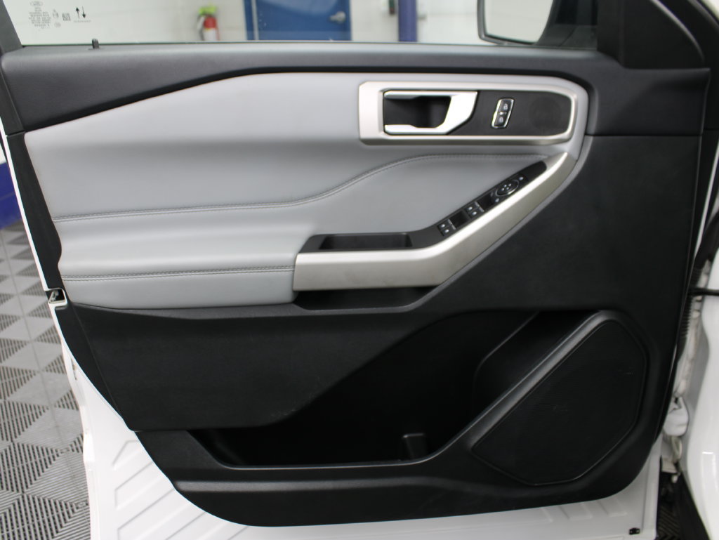 Used 2023 Ford Explorer XLT w/ XLT Sport Appearance Package AWD/4WD image 63