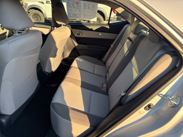 Used 2017 Toyota Corolla LE w/ Carpet Mat Package (TMS) FWD image 18