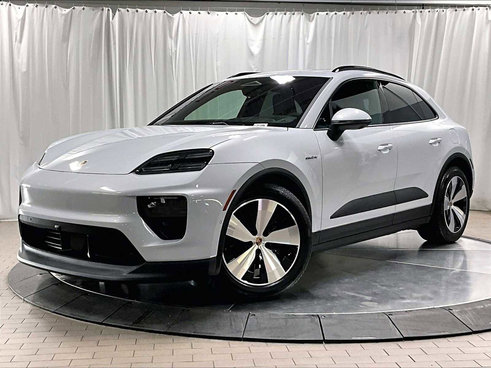 Used 2025 Porsche Macan Electric image 1